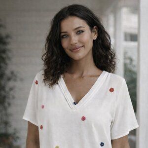 Women’s Embroidered Floral Blouse White V-Neck Short Sleeve Size L